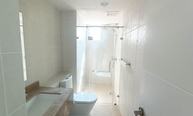 2 Bedroom Condo with Parking for Sale in Lahug Cebu City