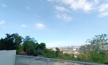 2 Bedroom Condo with Parking for Sale in Lahug Cebu City