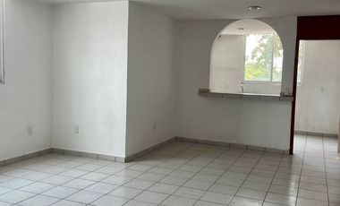 Venta de Edificio en Valle Dorado  con uso de suelo mixto