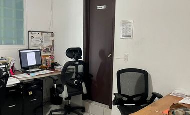 Venta de Edificio en Valle Dorado  con uso de suelo mixto