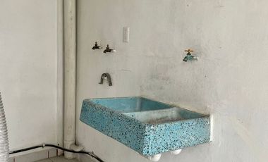 Venta de Edificio en Valle Dorado  con uso de suelo mixto