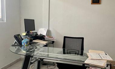 Venta de Edificio en Valle Dorado  con uso de suelo mixto