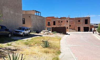 Land for sale in a condominium in San Miguel de allende downtown with security booth