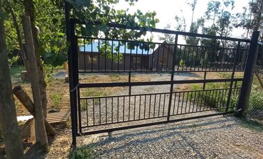 Se vende 3.238 m2 con casa de 4 dormitorios en Quinamavida, Colbun