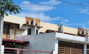 2 BEDROOM TOWNHOUSE IN PILAR VILLAGE LAS PIÑAS CITY