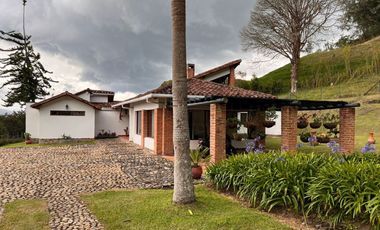 PR22004 Casa en arriendo en el sector La Ceja