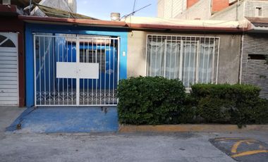 CASA EN VENTA EN JARDINES DE MORELOS