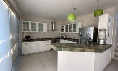 Casa en venta en Lomas de Cocoyoc, Morelos.