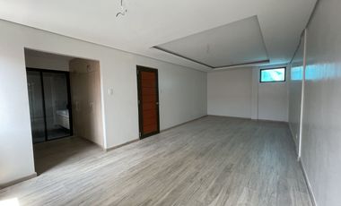 4br Townhouse in Quezon City Tandang Sora Congressional Visayas Ave inside subdivision