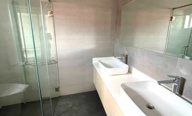 4br Townhouse in Quezon City Tandang Sora Congressional Visayas Ave inside subdivision