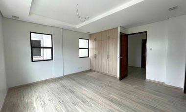 4br Townhouse in Quezon City Tandang Sora Congressional Visayas Ave inside subdivision