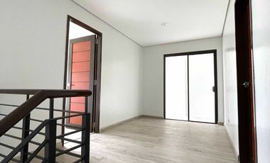 4br Townhouse in Quezon City Tandang Sora Congressional Visayas Ave inside subdivision