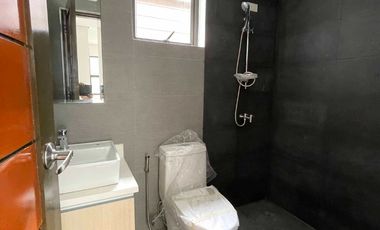 4br Townhouse in Quezon City Tandang Sora Congressional Visayas Ave inside subdivision
