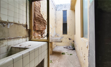CASA PARA REMODELAR EN VENTA EN LA COLONIA MODERNA APTA PARA OFICINAS, CONSULTORIOS, CASA UNIFAMILIAR O DEPARTAMENTOS