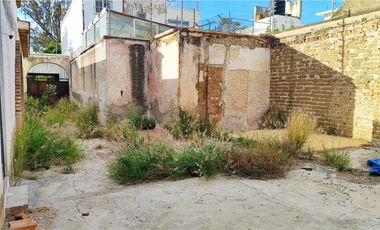 CASA PARA REMODELAR EN VENTA EN LA COLONIA MODERNA APTA PARA OFICINAS, CONSULTORIOS, CASA UNIFAMILIAR O DEPARTAMENTOS