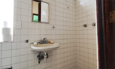 CASA PARA REMODELAR EN VENTA EN LA COLONIA MODERNA APTA PARA OFICINAS, CONSULTORIOS, CASA UNIFAMILIAR O DEPARTAMENTOS