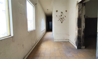 CASA PARA REMODELAR EN VENTA EN LA COLONIA MODERNA APTA PARA OFICINAS, CONSULTORIOS, CASA UNIFAMILIAR O DEPARTAMENTOS