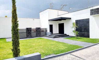 VENTA O RENTA RESIDENCIA EN CACALOMACAN 