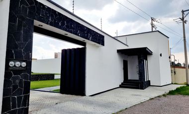 VENTA O RENTA RESIDENCIA EN CACALOMACAN 