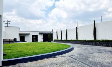 VENTA O RENTA RESIDENCIA EN CACALOMACAN 