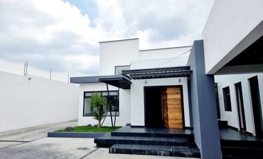 VENTA O RENTA RESIDENCIA EN CACALOMACAN 