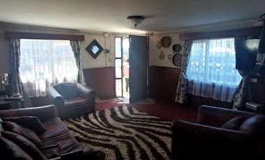 Avenida Argentina, casa de esquina  $115.000.000