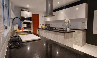 Esplendor en Surco: Dpto de 398 m² en Planta Baja con Piscina Privada y 3 Dorm.