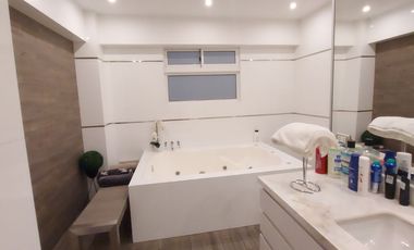 Esplendor en Surco: Dpto de 398 m² en Planta Baja con Piscina Privada y 3 Dorm.