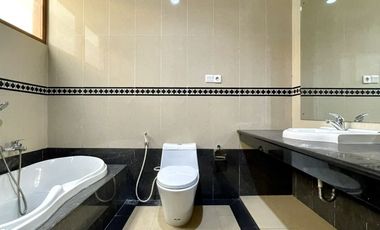 RUMAH at Jl METRO PONDOK INDAH, JAKSEL