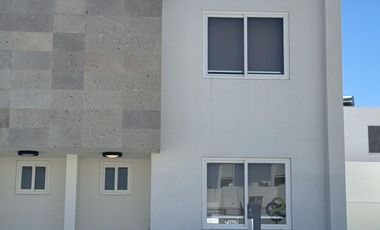 HERMOSA CASA NUEVA EN VENTA EN PRIVADO CON ALBERCA AL NORTE DE LEÓN GTO