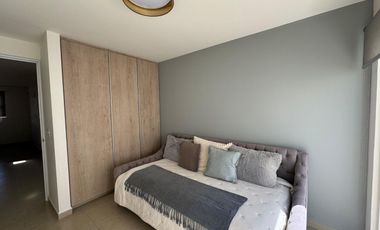 HERMOSA CASA NUEVA EN VENTA EN PRIVADO CON ALBERCA AL NORTE DE LEÓN GTO