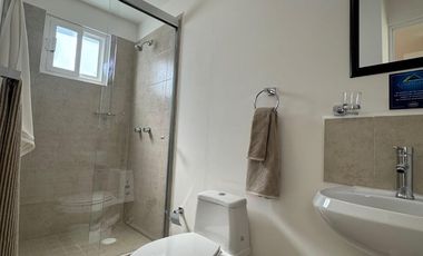 HERMOSA CASA NUEVA EN VENTA EN PRIVADO CON ALBERCA AL NORTE DE LEÓN GTO