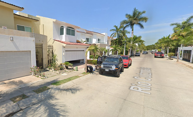 HERMOSA RESIDENCIA A 10 MIN. DE LA PLAYA. EXTRAORDINARIA INVERSIÓN.