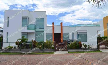 Casa Campestre Anapoima Cundinamarca, Exclusivo Condominio