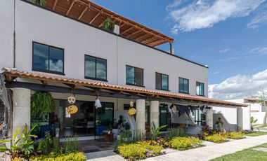 Casa en Venta con Alberca jardín privado a 15 minutos de Cuernavaca en Xochitepec Morelos
