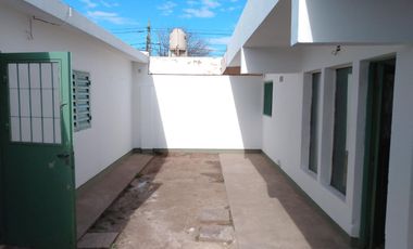 VENTA CASA 3 dormitorios en Barrio Jose Hernandez