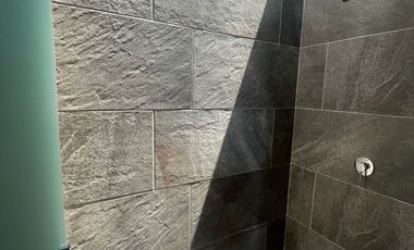 Casa en Venta de 3 recamaras muy amplias zona Exclusiva de Altozano en coto con acceso controlado amplias Areas verdes