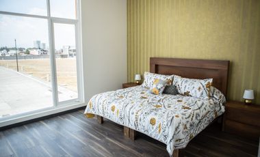 Casa en Venta de 3 recamaras muy amplias zona Exclusiva de Altozano en coto con acceso controlado amplias Areas verdes