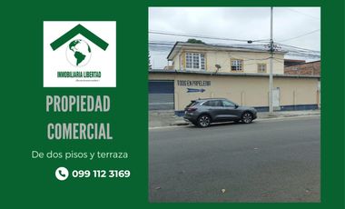 EN VENTA CASA ESQUINERA  EN PORTOVIEJO,    CON LOCALES COMERCIALES