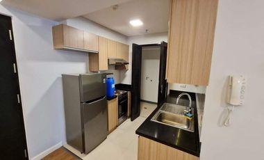Pet Friendly One Bedroom with Parking and Balcony for Rent in One Maridien- BGC