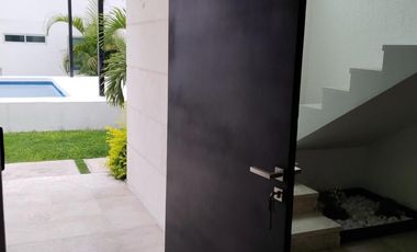 Casa con 3 Recamaras Alberca seguridad a 2 minutos del centro de  Oaxtepec Morelos