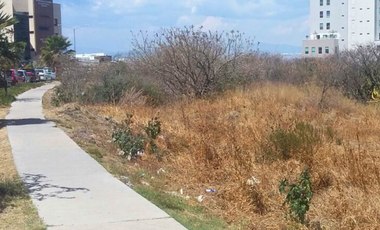 Terreno Comercial en venta o renta en Centro Sur. Querétaro. 1,250 m2 en el Corazón Comercial y Financiero, Centro Sur