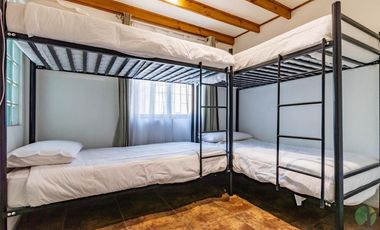 VENTA HOSTAL, PLENO BARRIO ITALIA