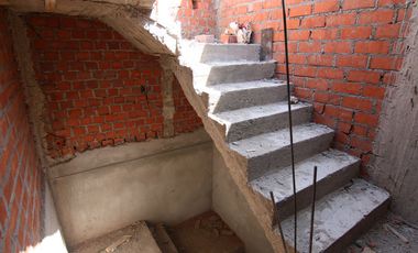 CASA EN VENTA –SEMI - CONSTRUIDA LA MARIPOSA - EJIDOS - PIURA