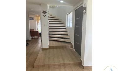 CASA -FINCA CON 760 MTS TERRENO EN HUEHUETOCA 3 RECAMARAS