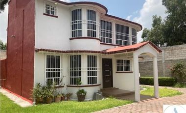 CASA -FINCA CON 760 MTS TERRENO EN HUEHUETOCA 3 RECAMARAS