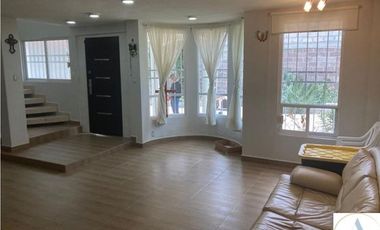 CASA -FINCA CON 760 MTS TERRENO EN HUEHUETOCA 3 RECAMARAS