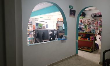 ANDALUCIA, SE VENDE PROPIEDAD DE UN PISO ALTAMENTE COMERCIAL