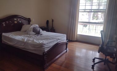 La Planicie - Vendo espectacular casa estilo americano - 7 Dorm, 15 Cocheras, Piscina, Dpto independiente, etc.