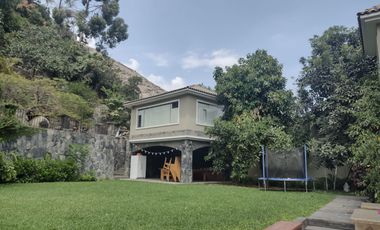 La Planicie - Vendo espectacular casa estilo americano - 7 Dorm, 15 Cocheras, Piscina, Dpto independiente, etc.